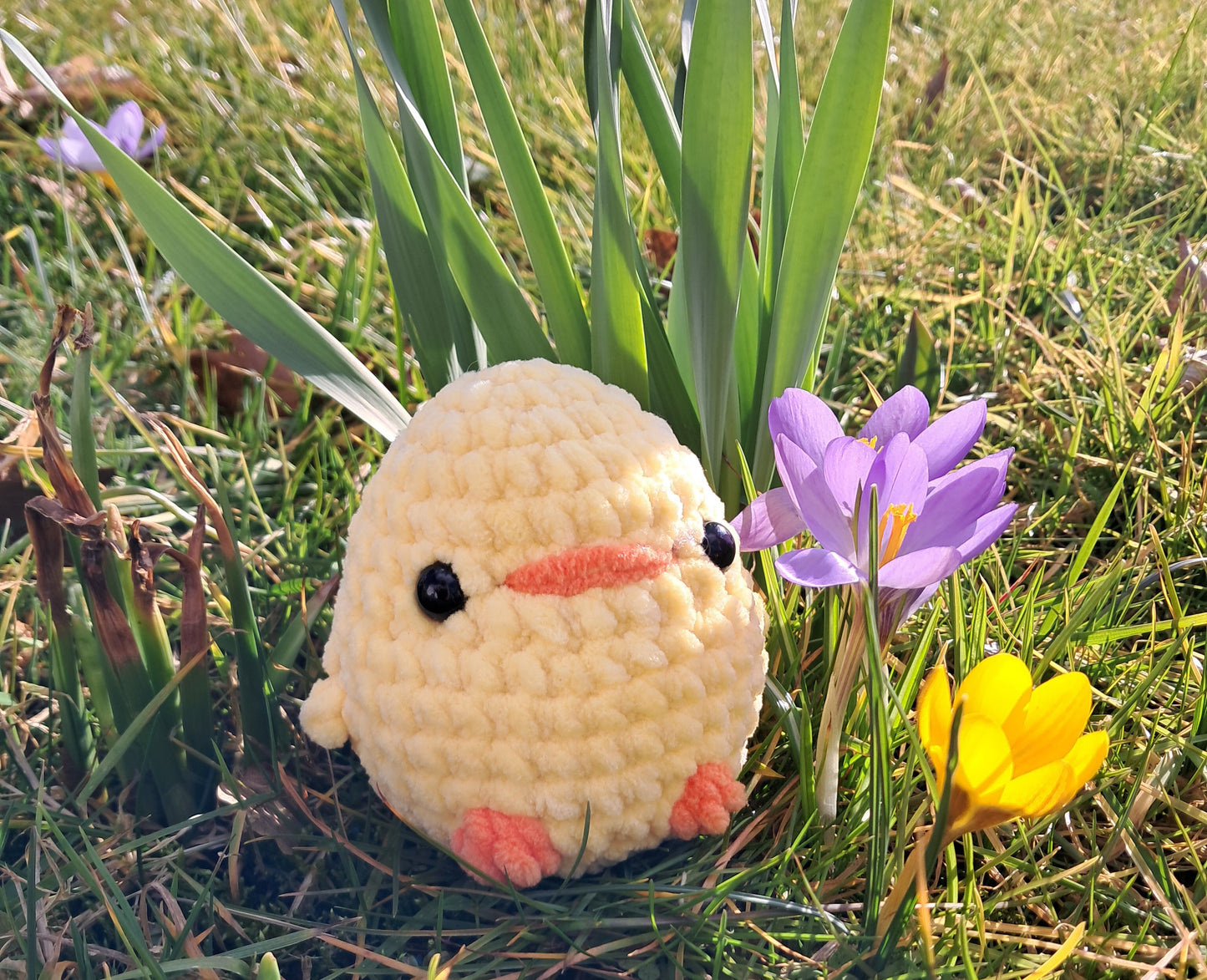 Schattig handgemaakt gehaakt kuiken, knuffel, antistress, tuindier, boerderij, Pasen